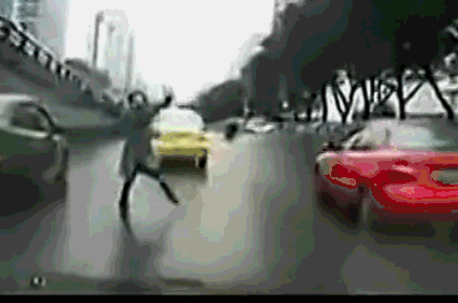 惨遭碰瓷机动车方需要承担责任么