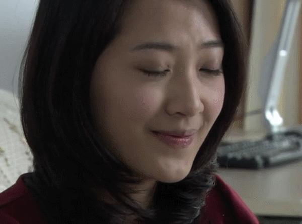 2006年在张友龄导演的情感剧《乐意为人》中饰演玉蓉而正式开始了演艺