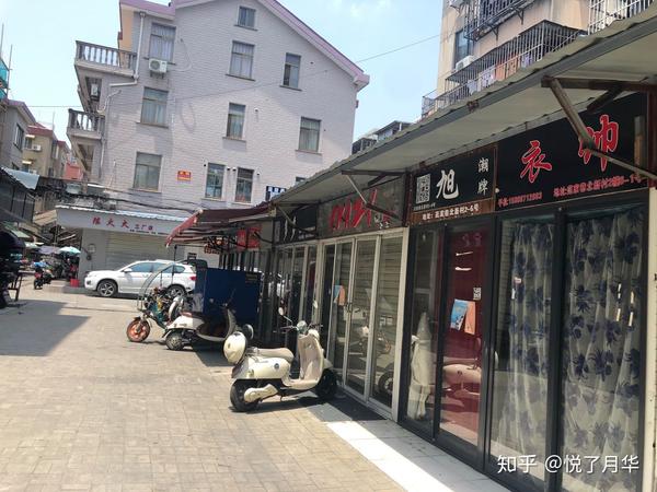 常熟外贸村主要是由陆家角,朱家坝,范家巷南,范家巷北,桑园新村这几