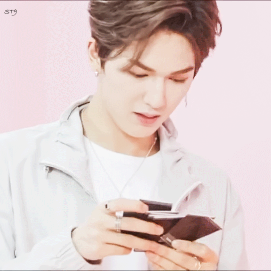 实力也是可圈可点的                    哦~ 这八句是粉丝写给他的