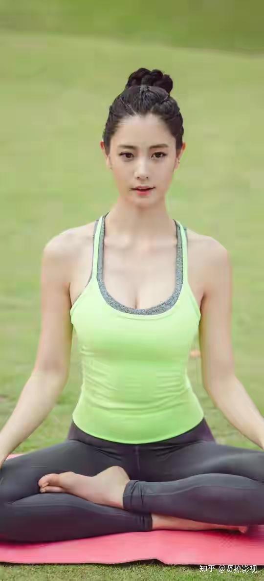 性感女星李成敏完美身材和她一起运动起来