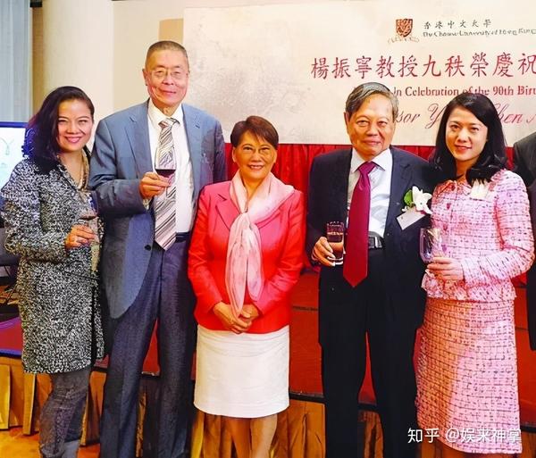 81岁刘诗昆再当爸!44岁太太生下女儿,网友:为了遗产够