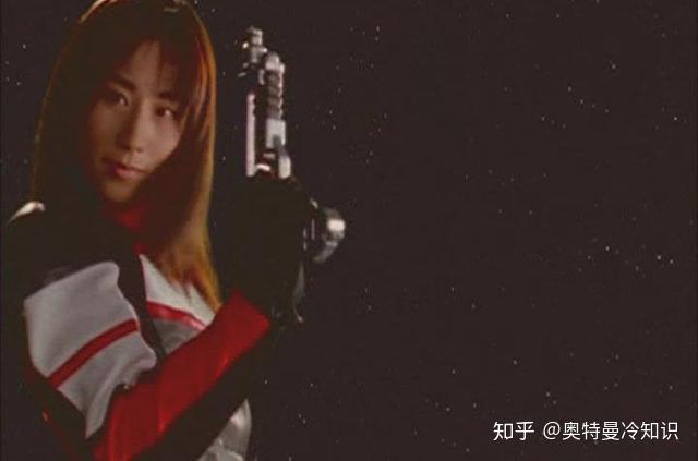 山濑明日菜,艾克斯奥特曼中的女主角,擅长格斗技与地面战的实战队员