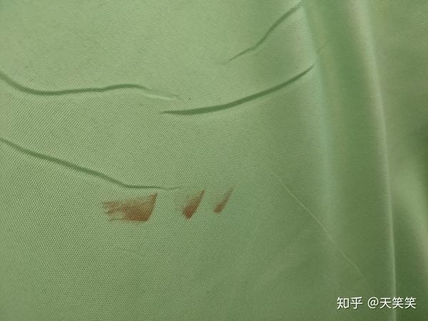 商家寄来的被子竟然带血,背后又隐藏着什么?