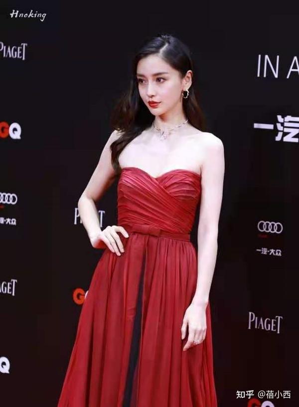 angelababy杨颖的衣品没话说一袭红色抹胸裙亮相气质太惊艳