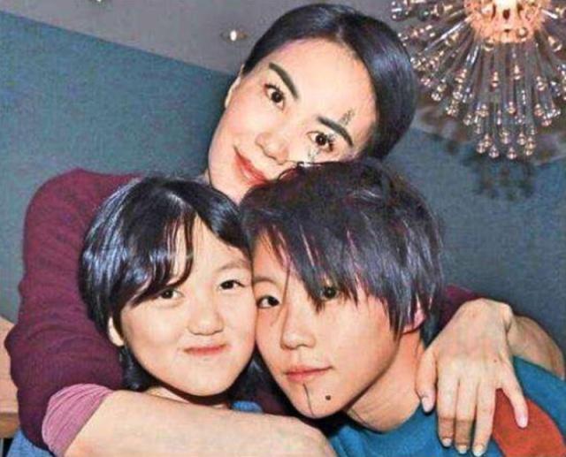 王菲女儿李嫣为什么能从小散发出与众不同的气质
