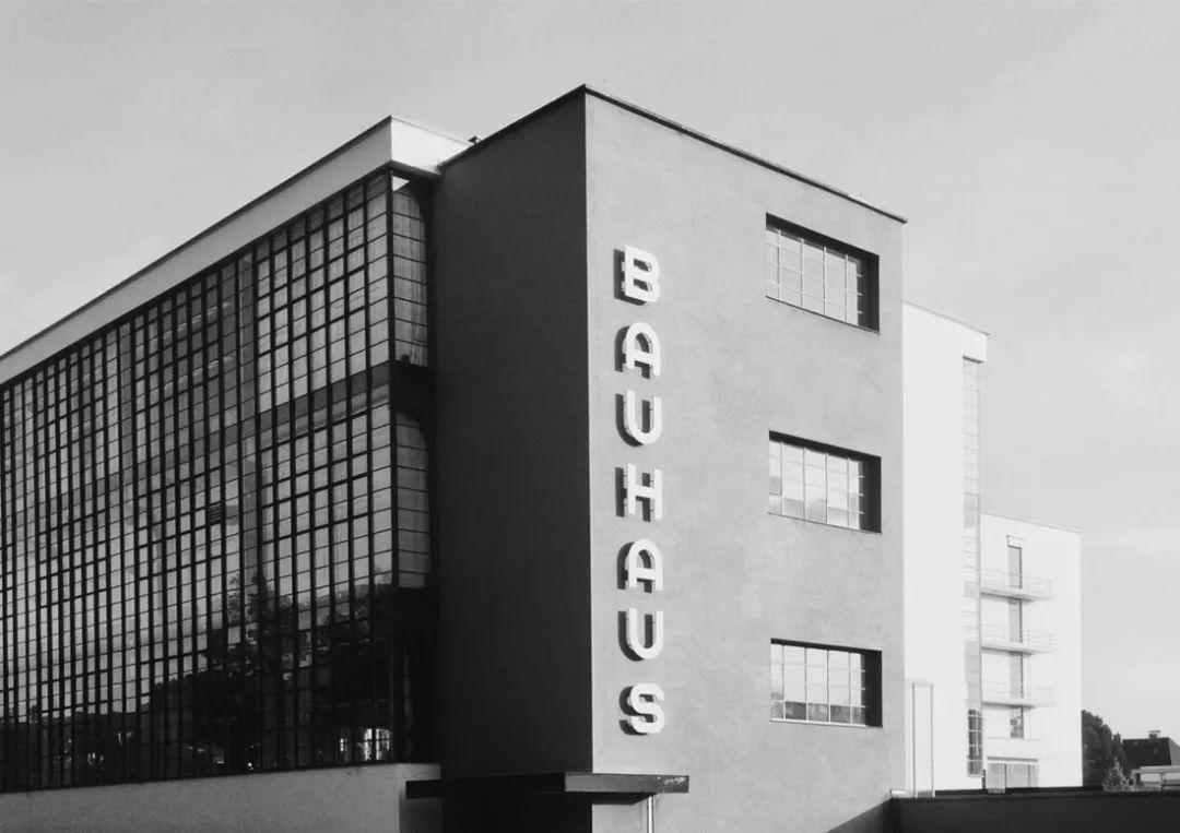 gropius 以及魏玛创立的staatliches bauhaus,通常被称为包豪斯