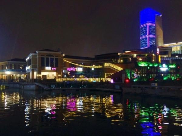 金鸡湖李公堤 是苏州酒吧一条街/一条长堤?