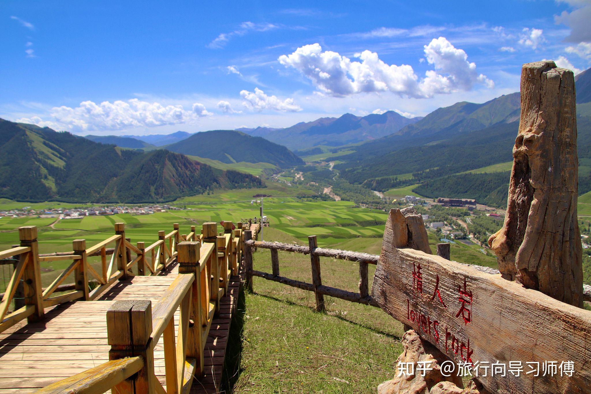 卓尔山景区紧靠八宝河与藏区神山阿咪东索(牛心山)隔河相望.