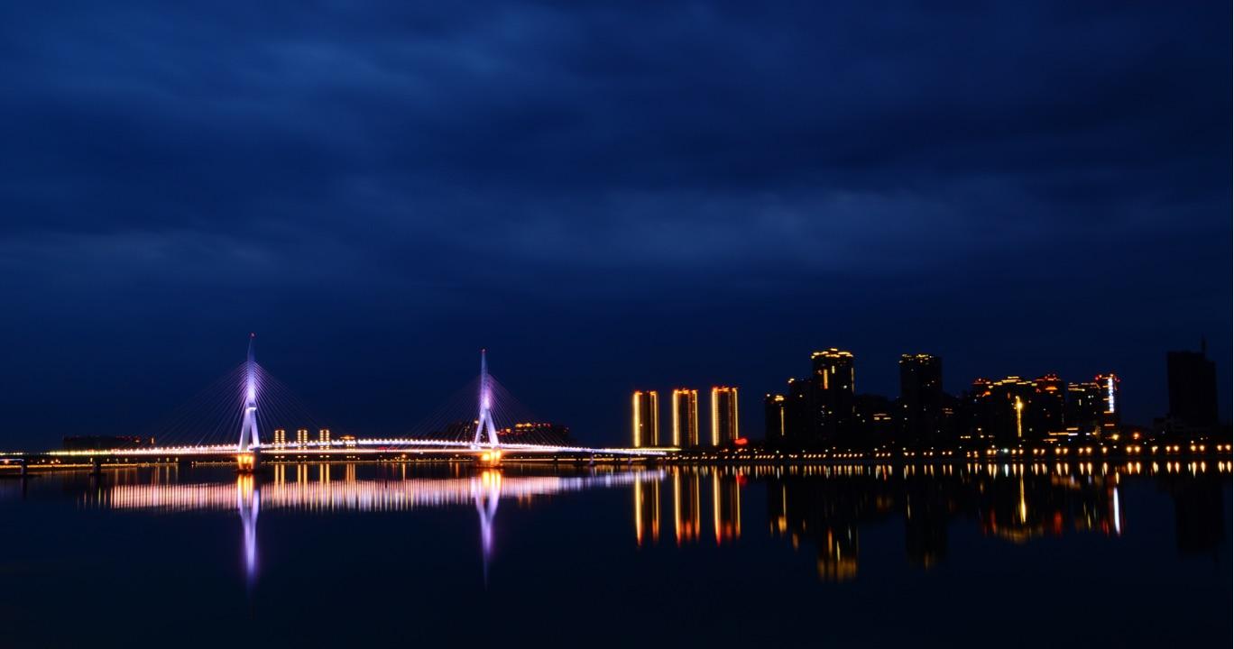 (涪江两侧,不过个别其他地方也挺美的) 暮色一号桥 晨曦一号桥 夜色