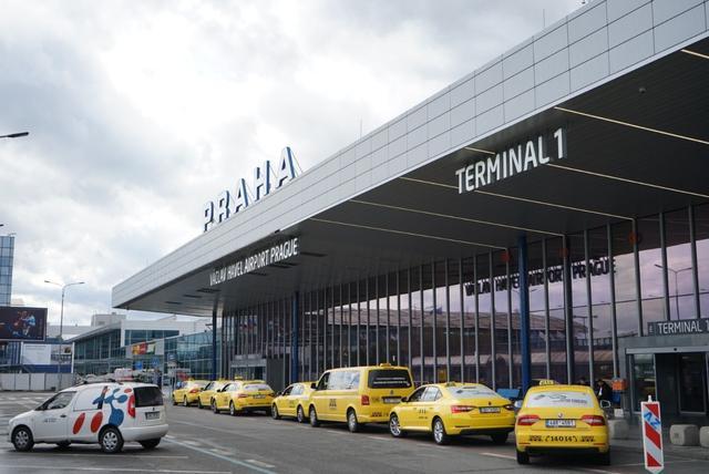 布拉格的第一夜暂时被治愈