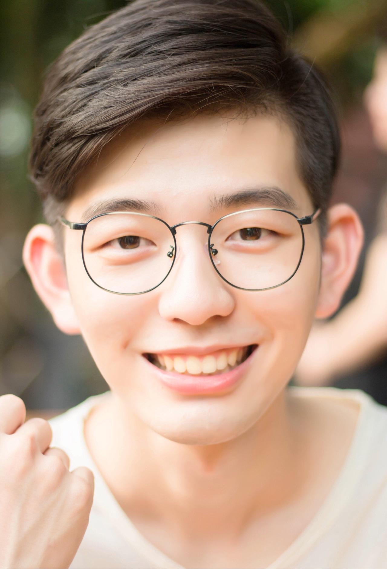 男生笑起来很甜的是一种怎样的体验