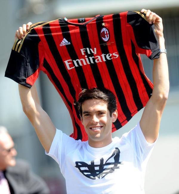 如何评价足球运动员卡卡?