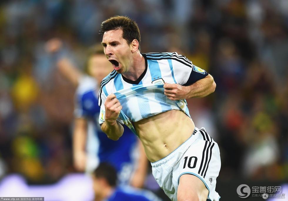 阿根廷和波黑踢的那场,梅西进球时,他奔跑怒吼的样子,很感动.