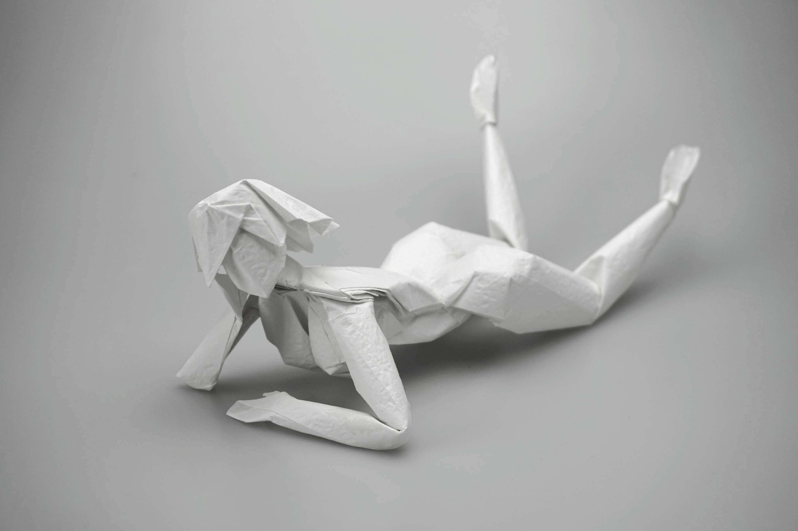 某一个晓 的想法: 折纸设计 卧姿少女