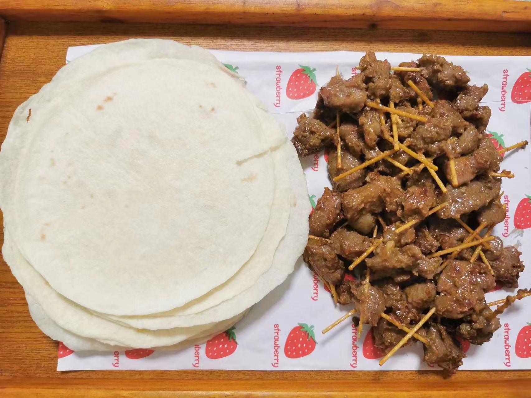 呱呱 的想法: 吃货爱好者 | 99在家做饭美#食:牙签孜然羊肉02所需