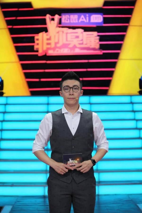 天津电视台非你莫属这周一晚上没什么事换着电视频道偶然看见了天津