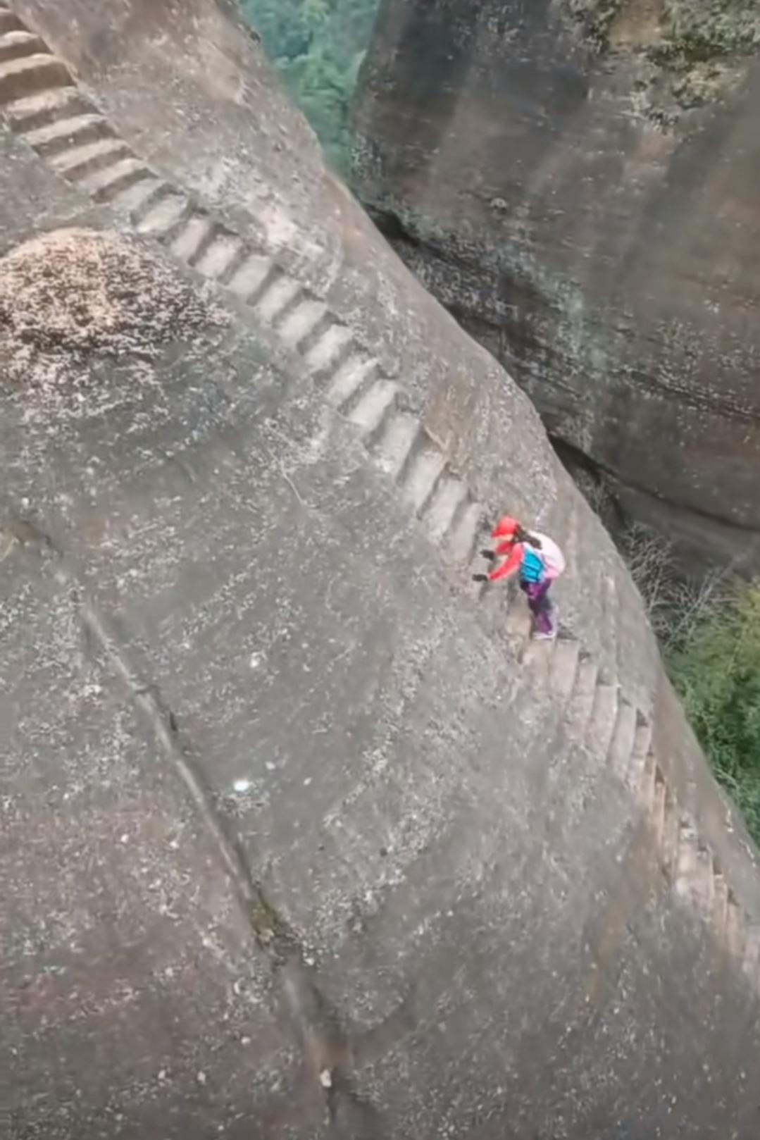 丹霞山天梯图片