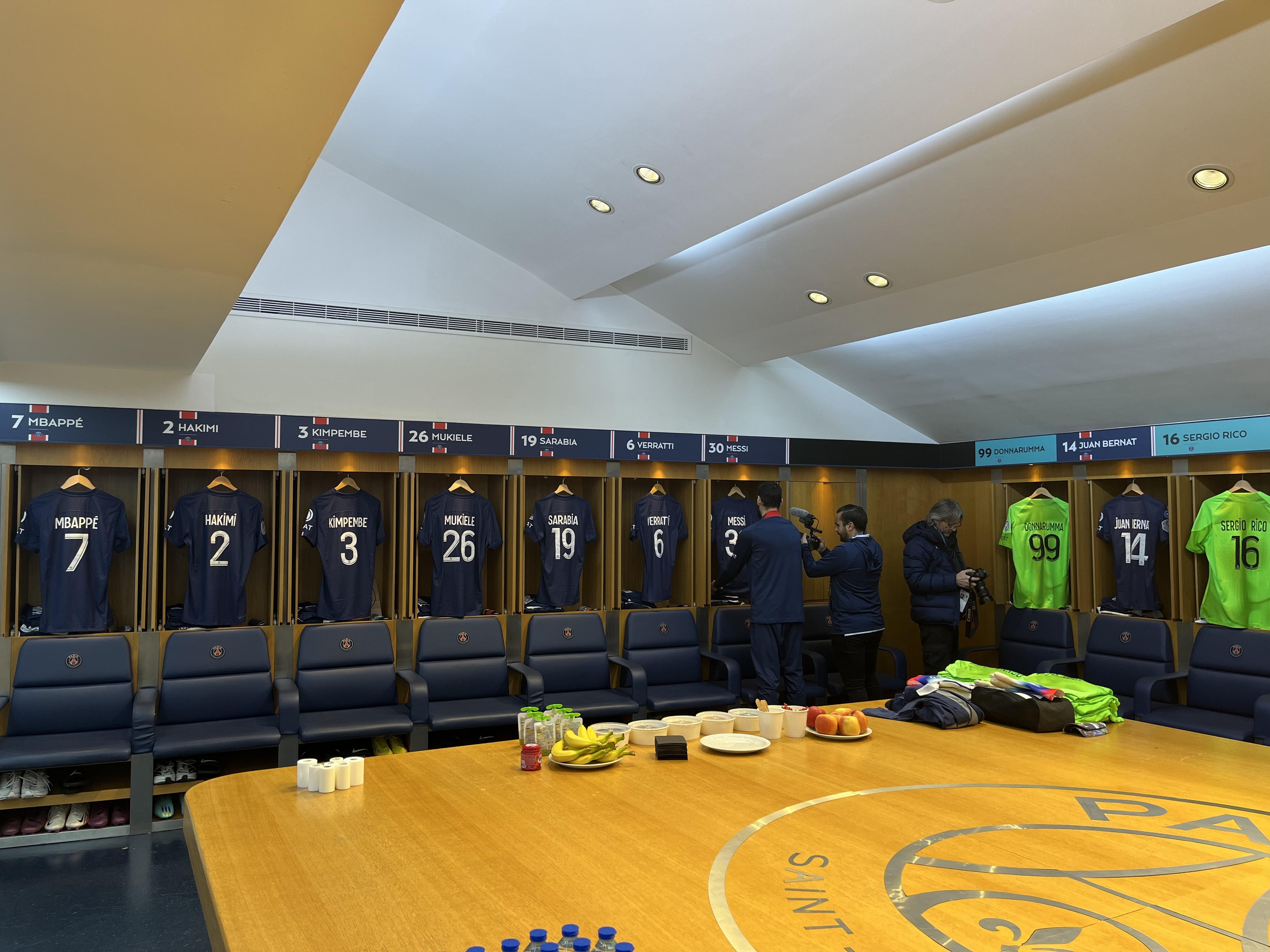 张佳玮 的想法: 王子公园,巴黎圣日耳曼的更衣室 <a class="hash