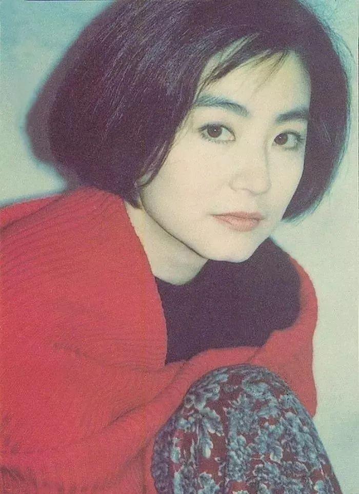 荒不诞 的想法: 我,在林青霞的粉丝超话里默默看着——年轻粉丝们对她