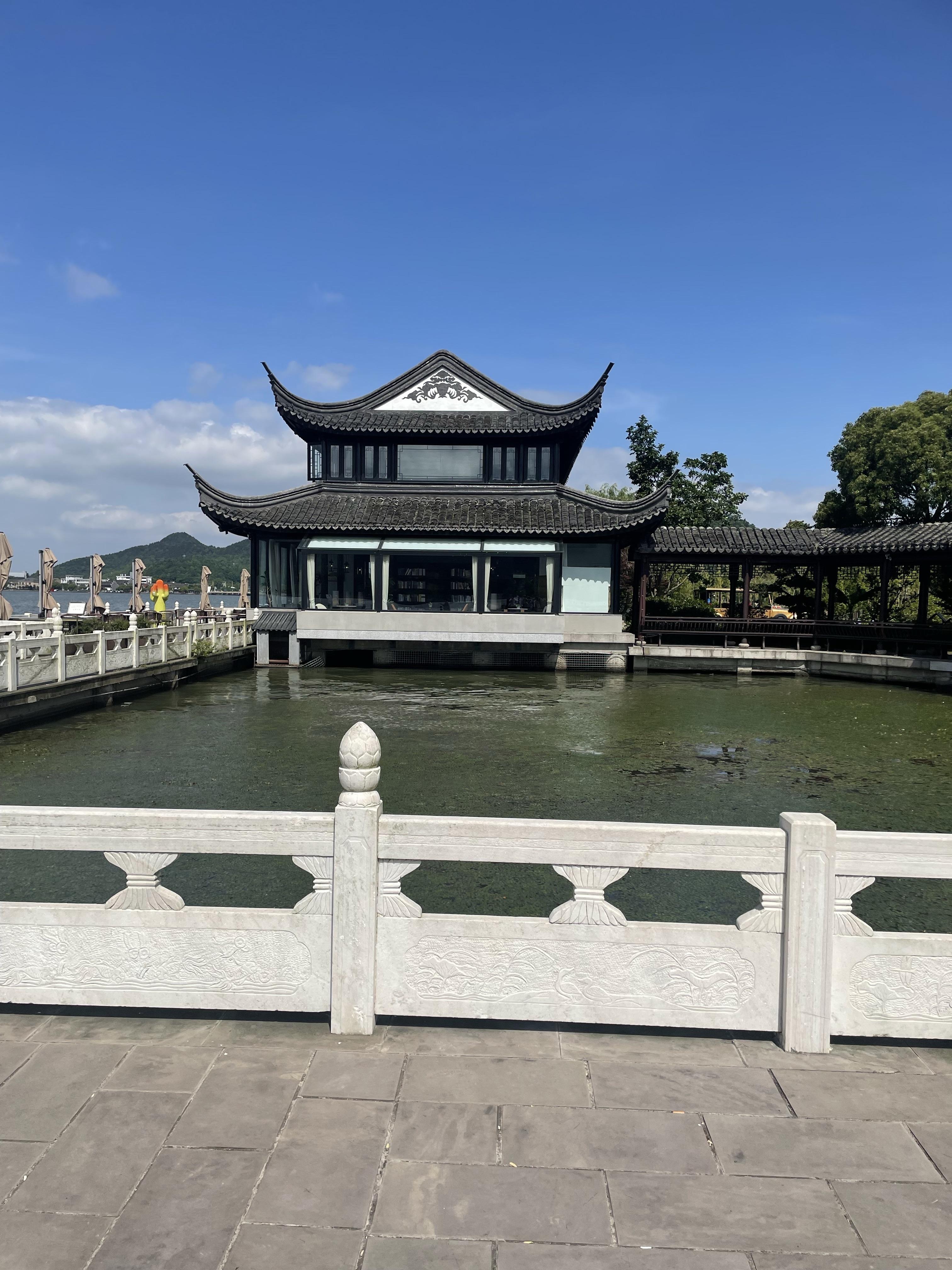 东钱湖最美的地方(东钱湖最美的地方的作文两个小作文的页)
