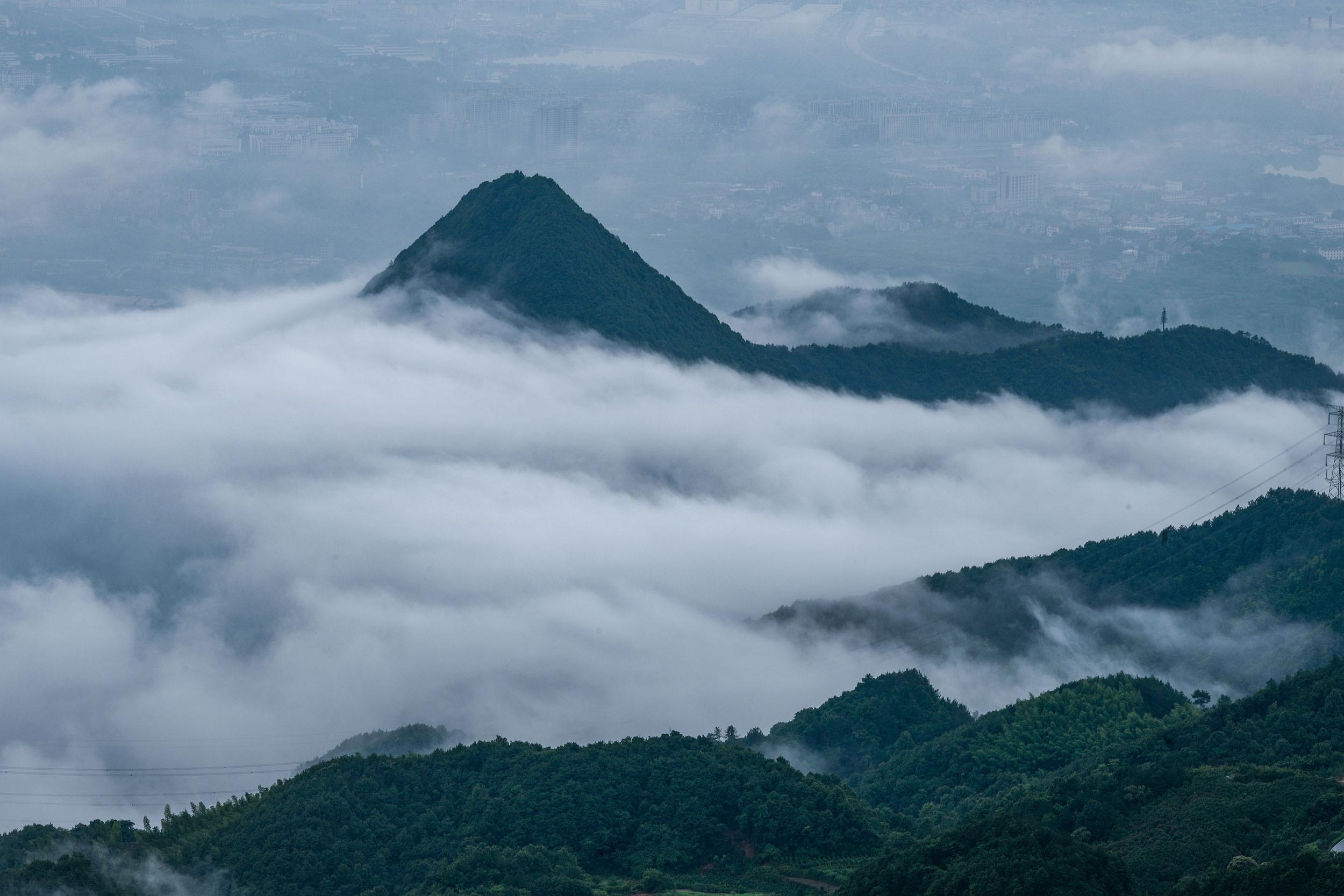 适悟执 的想法: 浙江金华最美的云山雾海