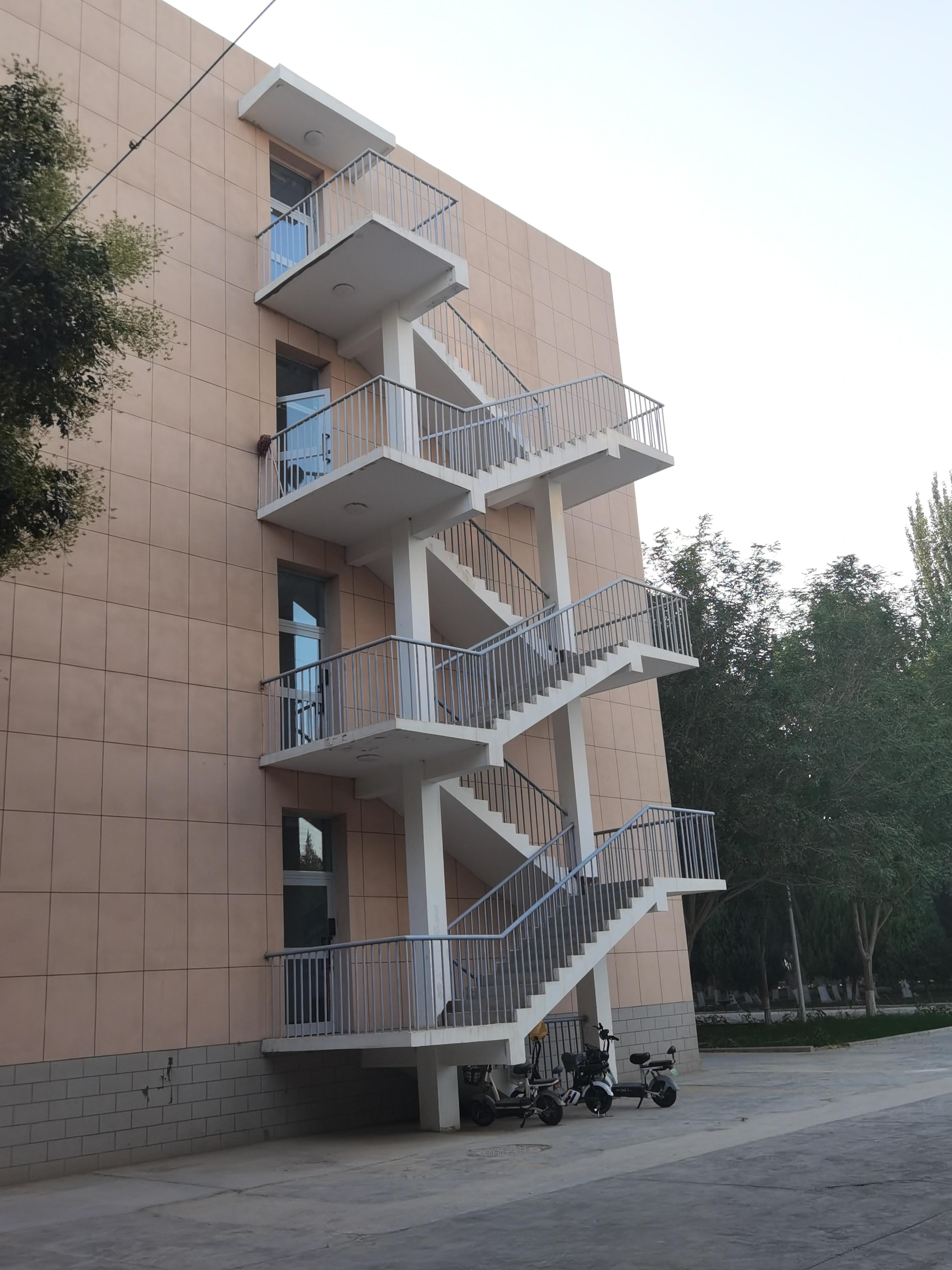 阳乐多 的想法: 你我都习惯于苛责别人,宽容自己