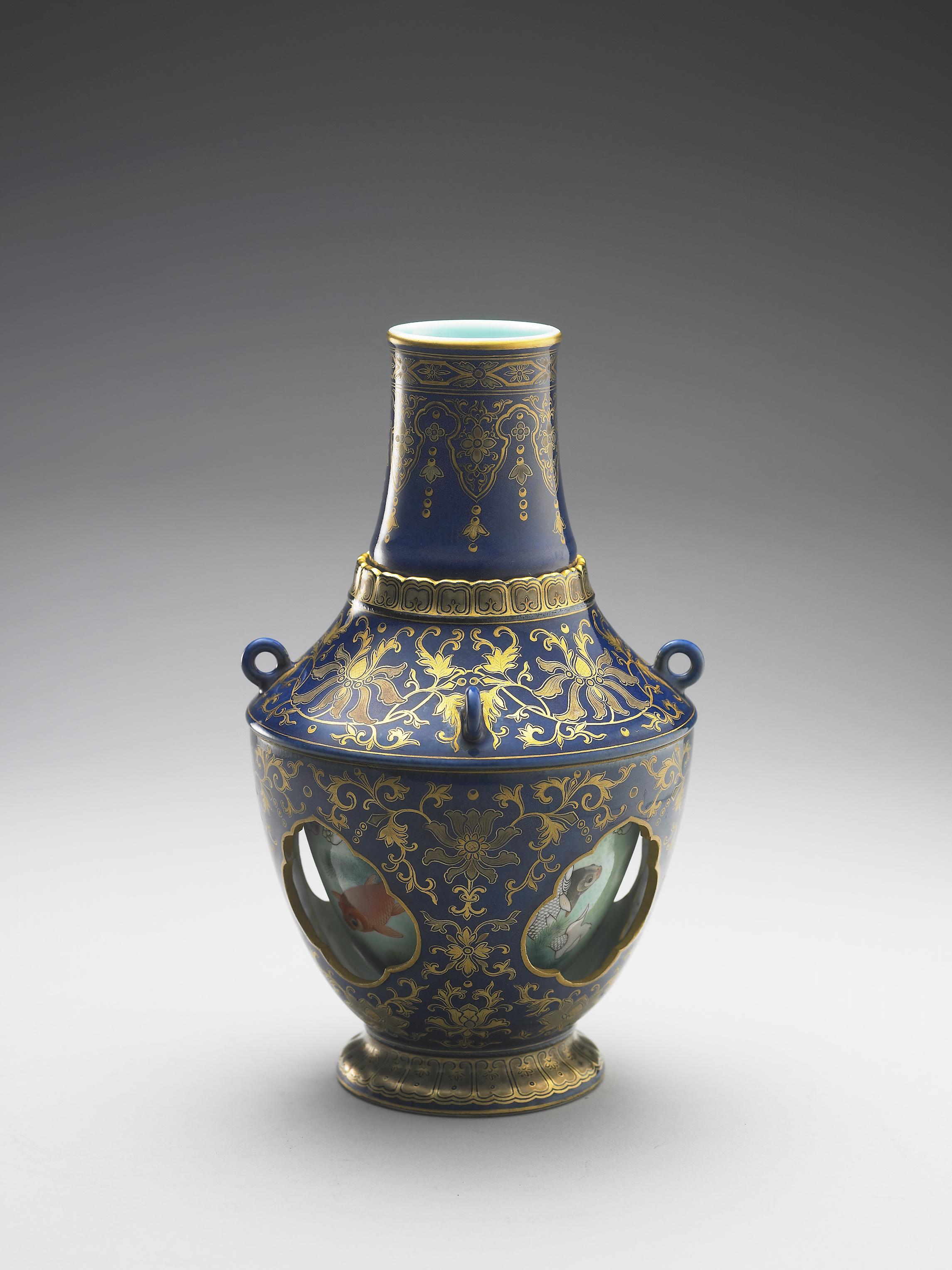 清 乾隆 西元 霁青描金游鱼转心瓶 工艺精湛,后世不可模仿,从未被