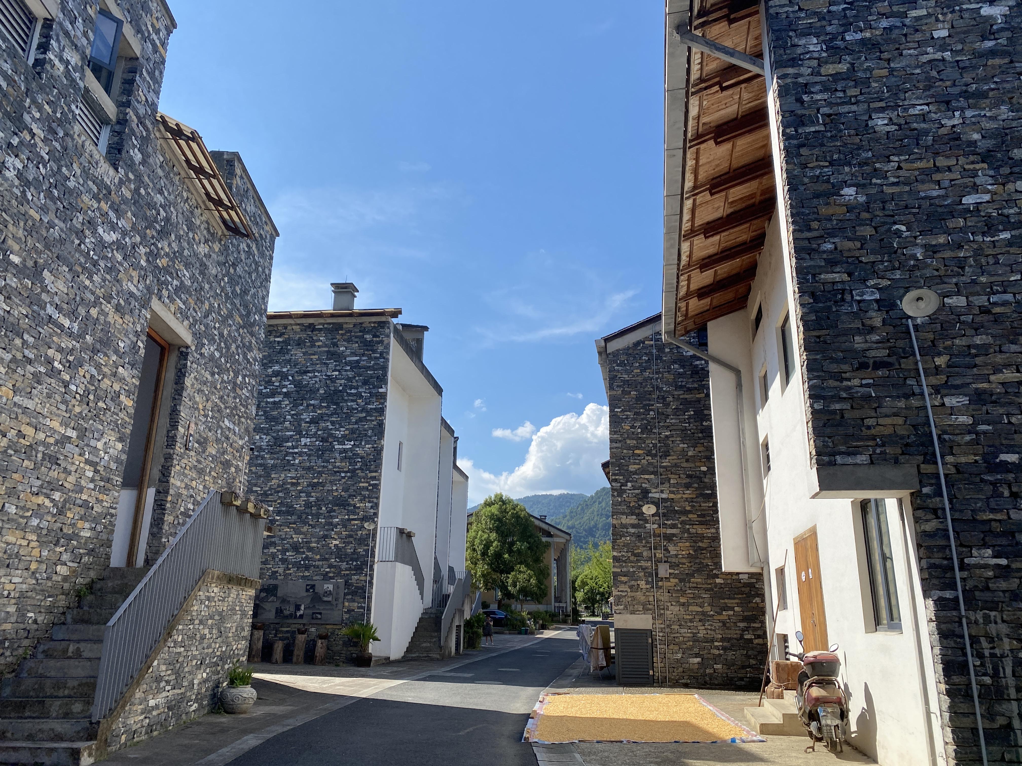 夏冰雹 的想法: 位于杭州富阳区洞桥镇文村曾经有明代,清代和民国时期