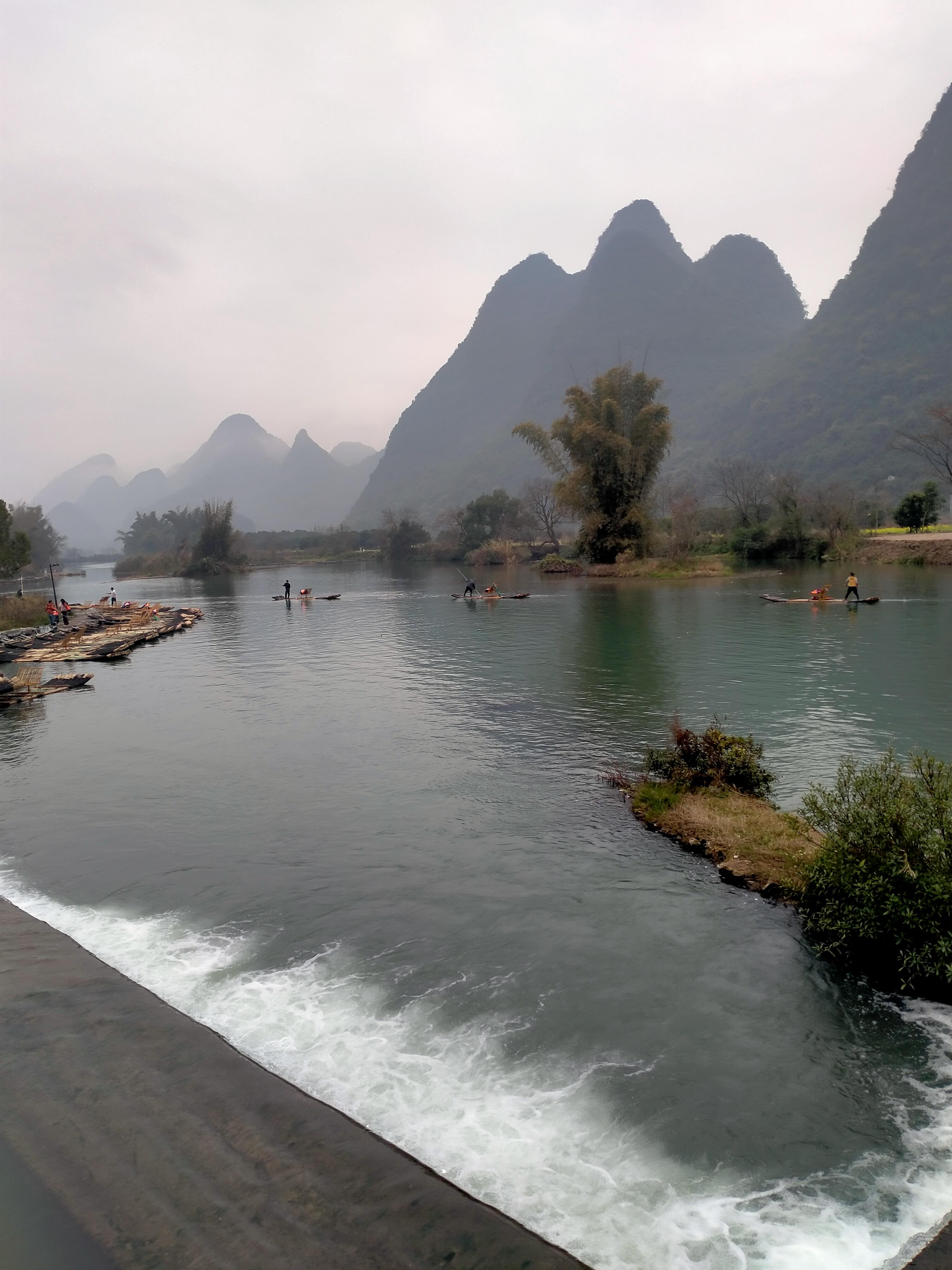 城市之一桂林以其独特的喀斯特地貌清澈的漓江和壮美的山水风光而闻名