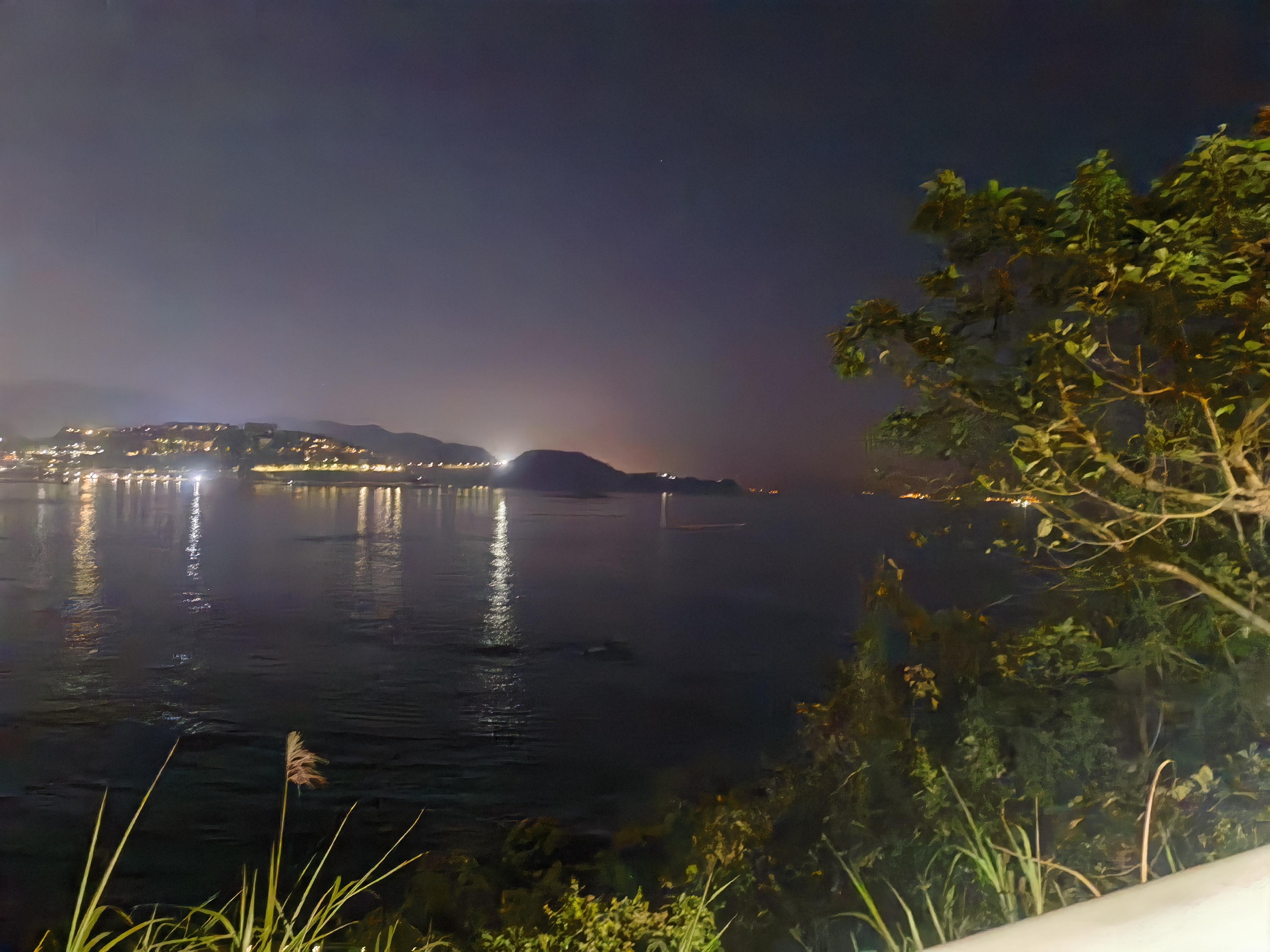 青烛育明 的想法: 大梅沙夜景