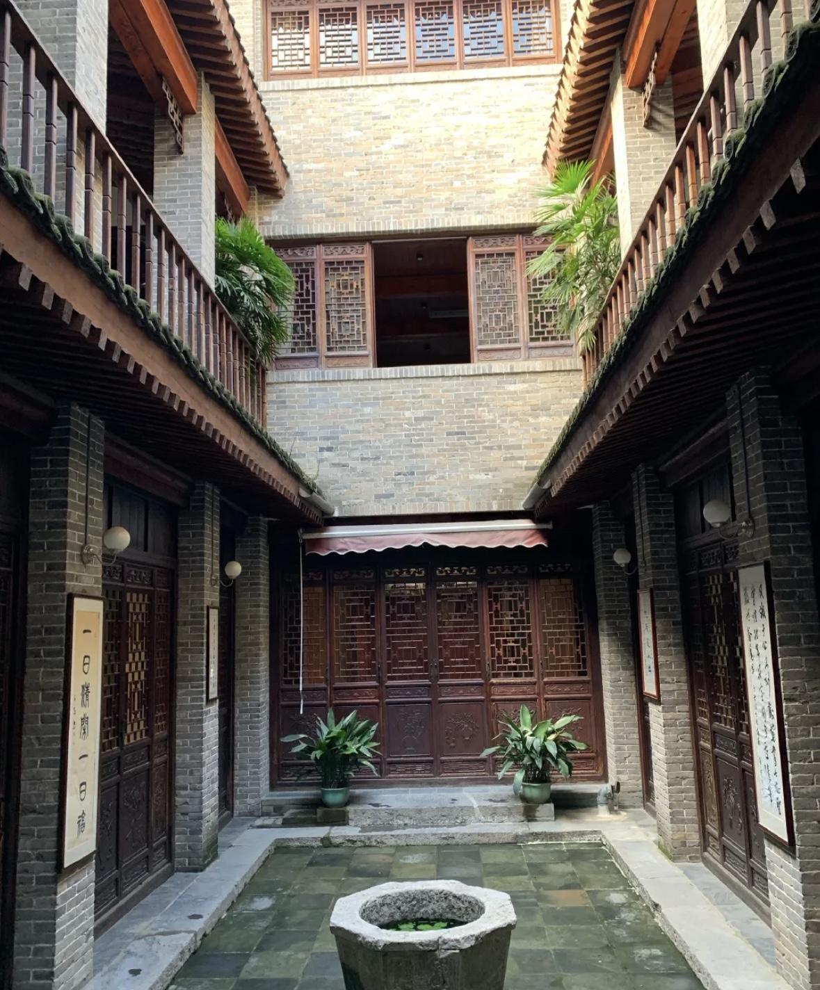 的想法: 绕开网红景点,走进历史故居 | 位于书院门的【于右任故居】