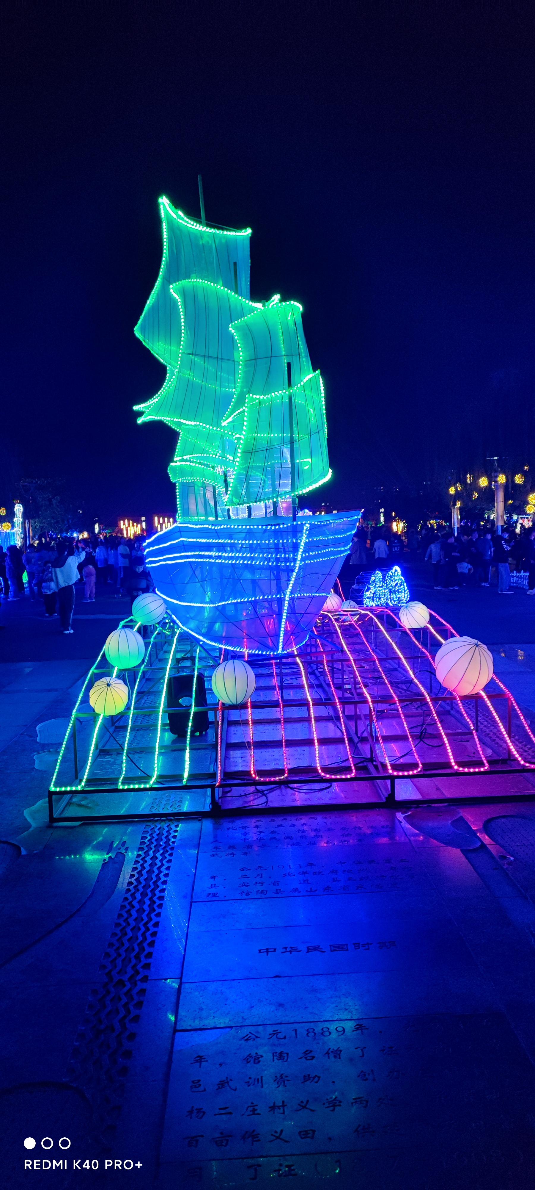 人至中年,才发现,平静的生活下面,有太多的辛酸苦楚.:我们