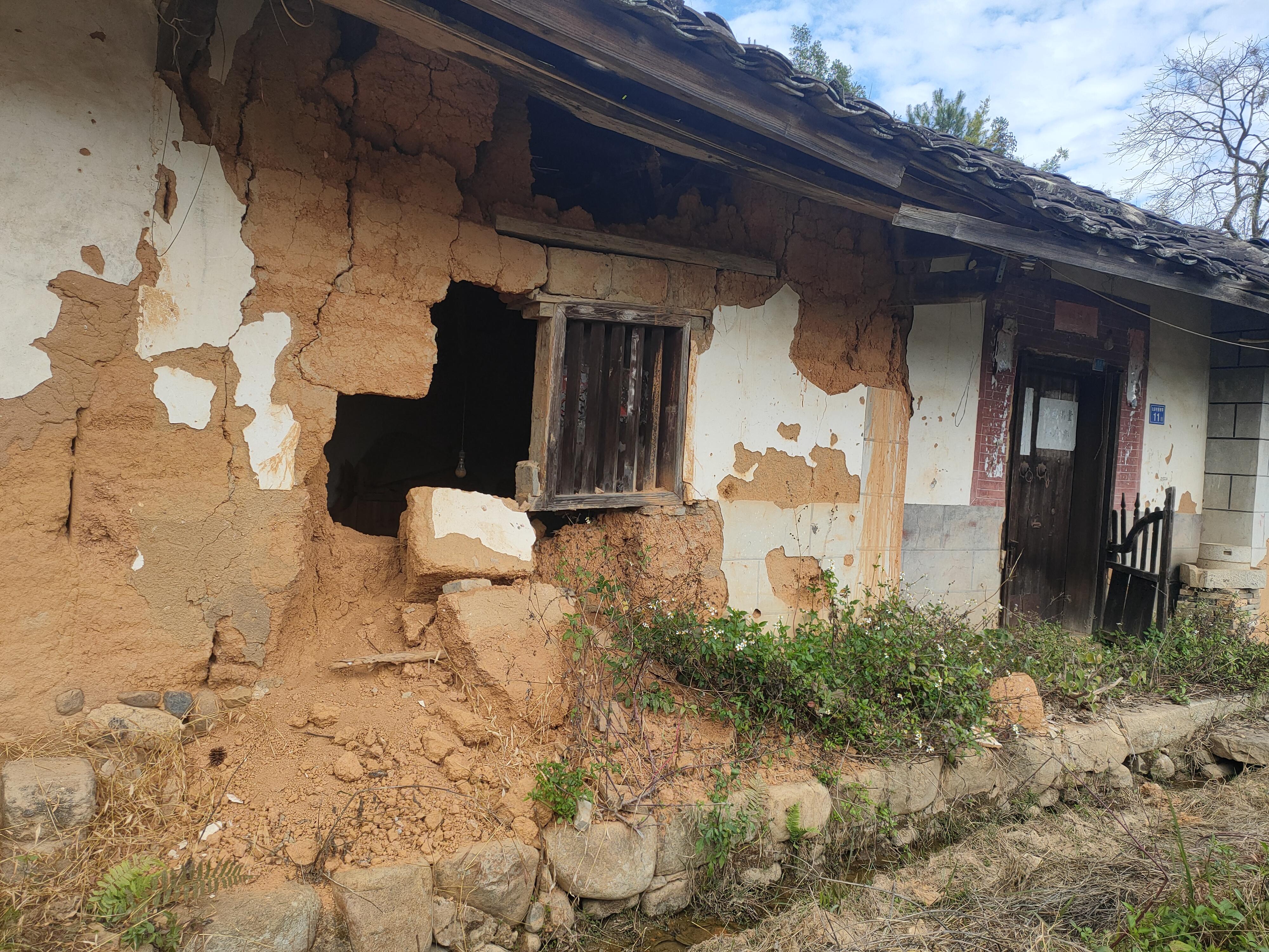 安安 的想法: 这农村的破旧老房子,有必要重建吗?