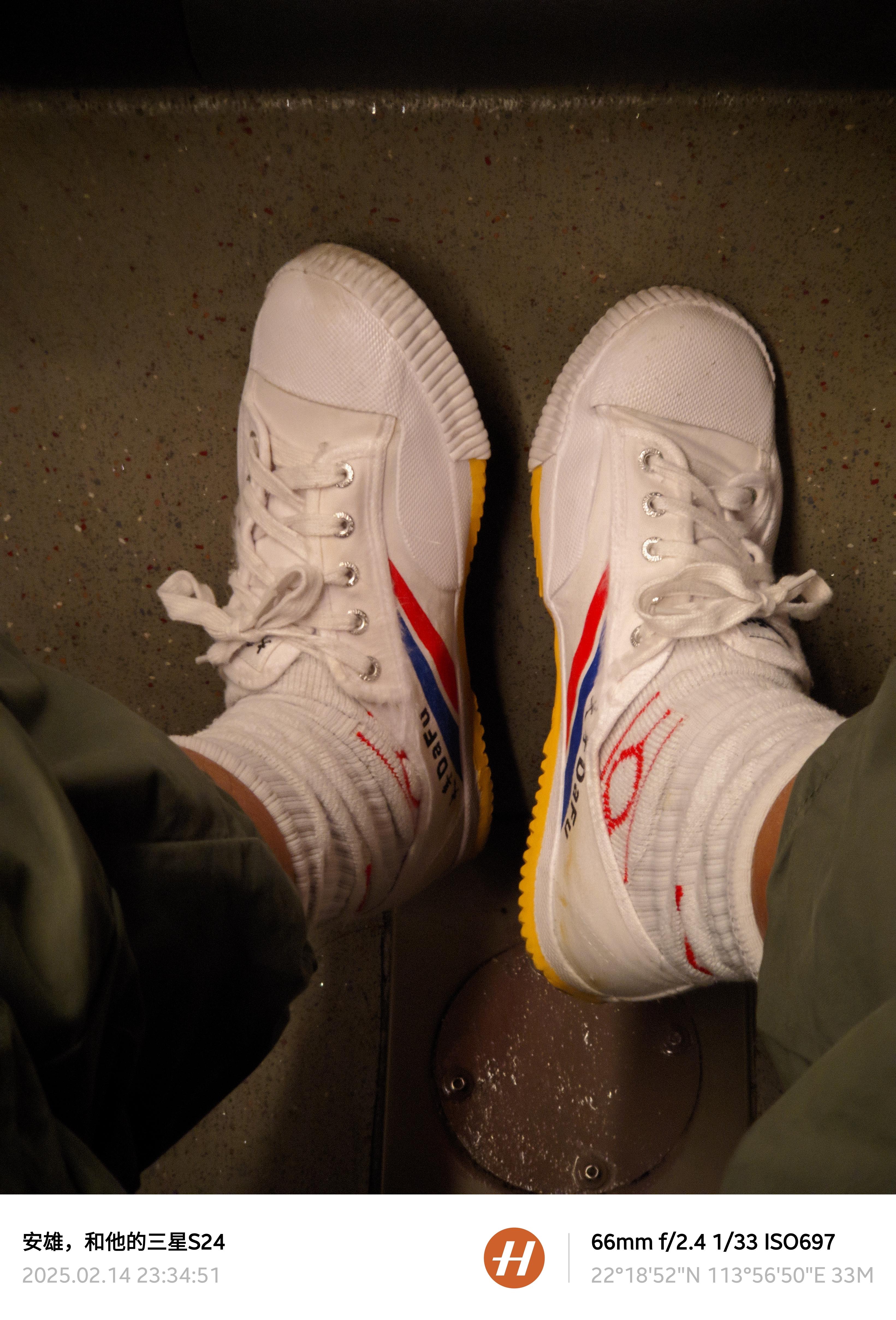 猴大猴二 的想法: 有喜欢飞跃球鞋的吗?感觉每种配色都好好看