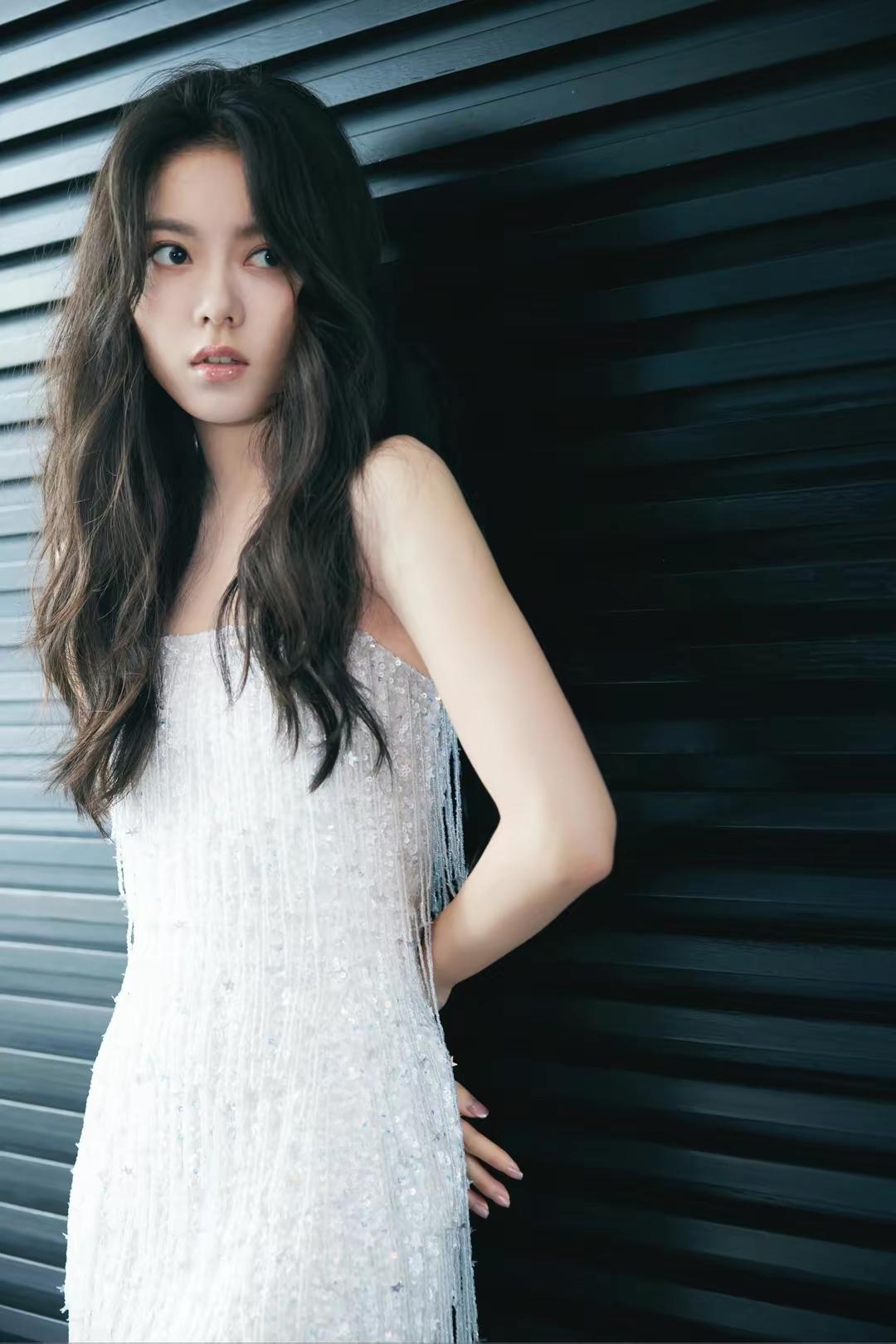 国民女儿赵今麦肤白貌美元气十足赵今麦这个名字已经成为了清纯美丽的