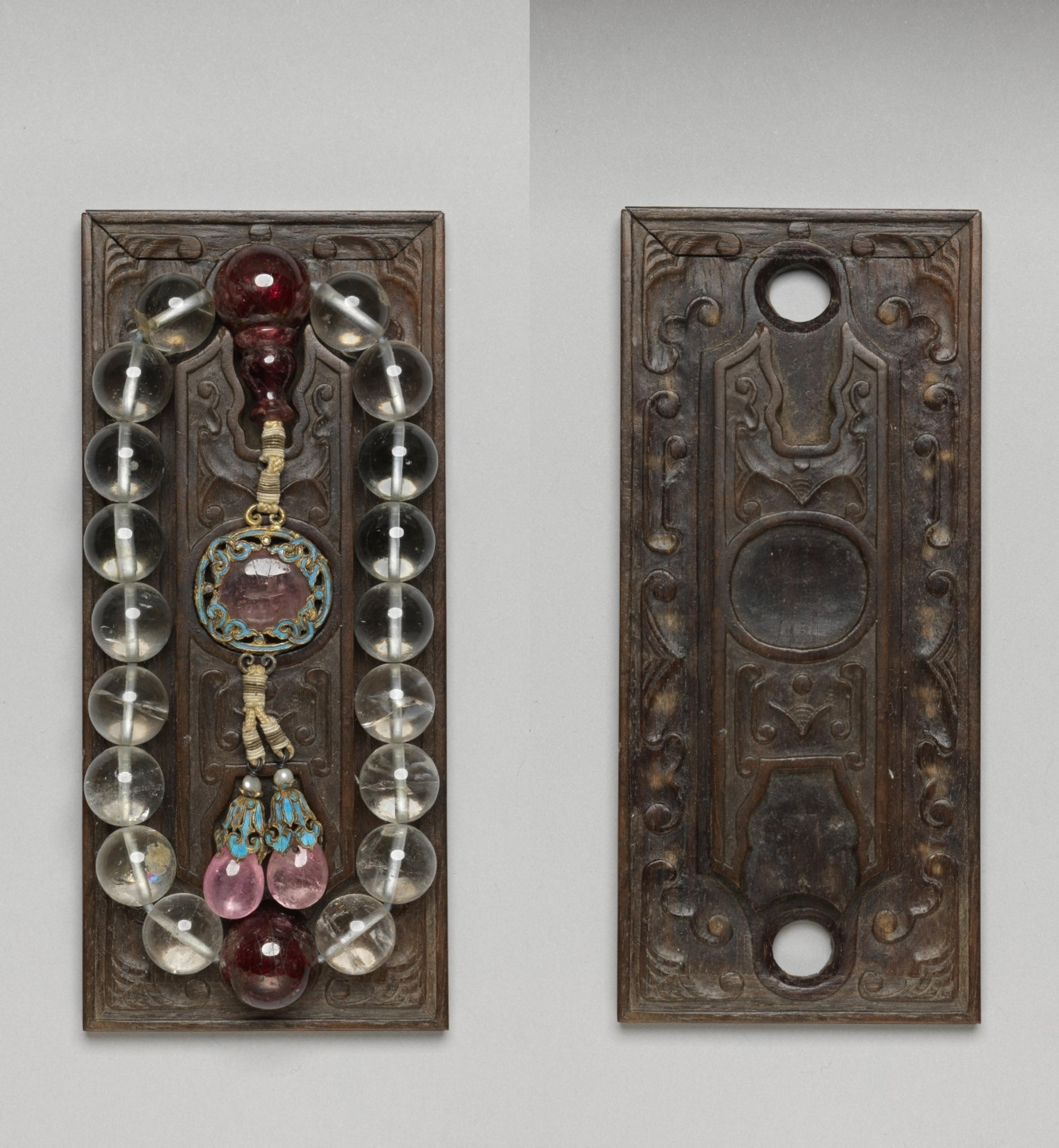 清代水晶手串又名十八子台北故宫博物院藏这串白水晶十八子是由主珠隔