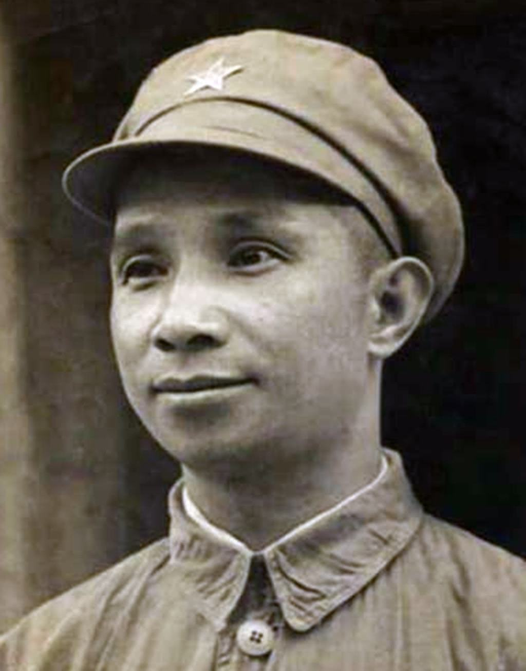 叶飞是粟裕手下第一猛将,两人的缘分从红军时期开始.