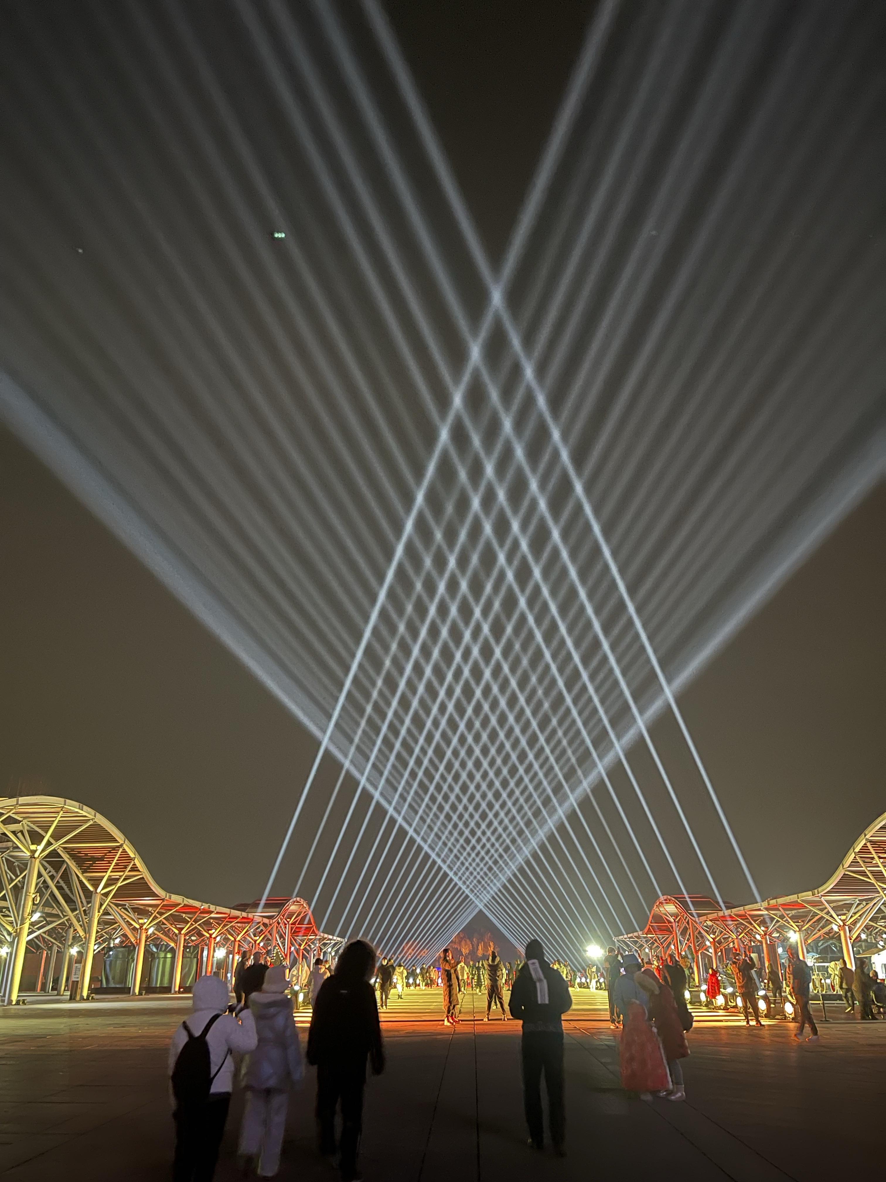 黄河边儿 的想法: 奥森灯光秀 | 朝阳区的灯光秀也办了一月有余了