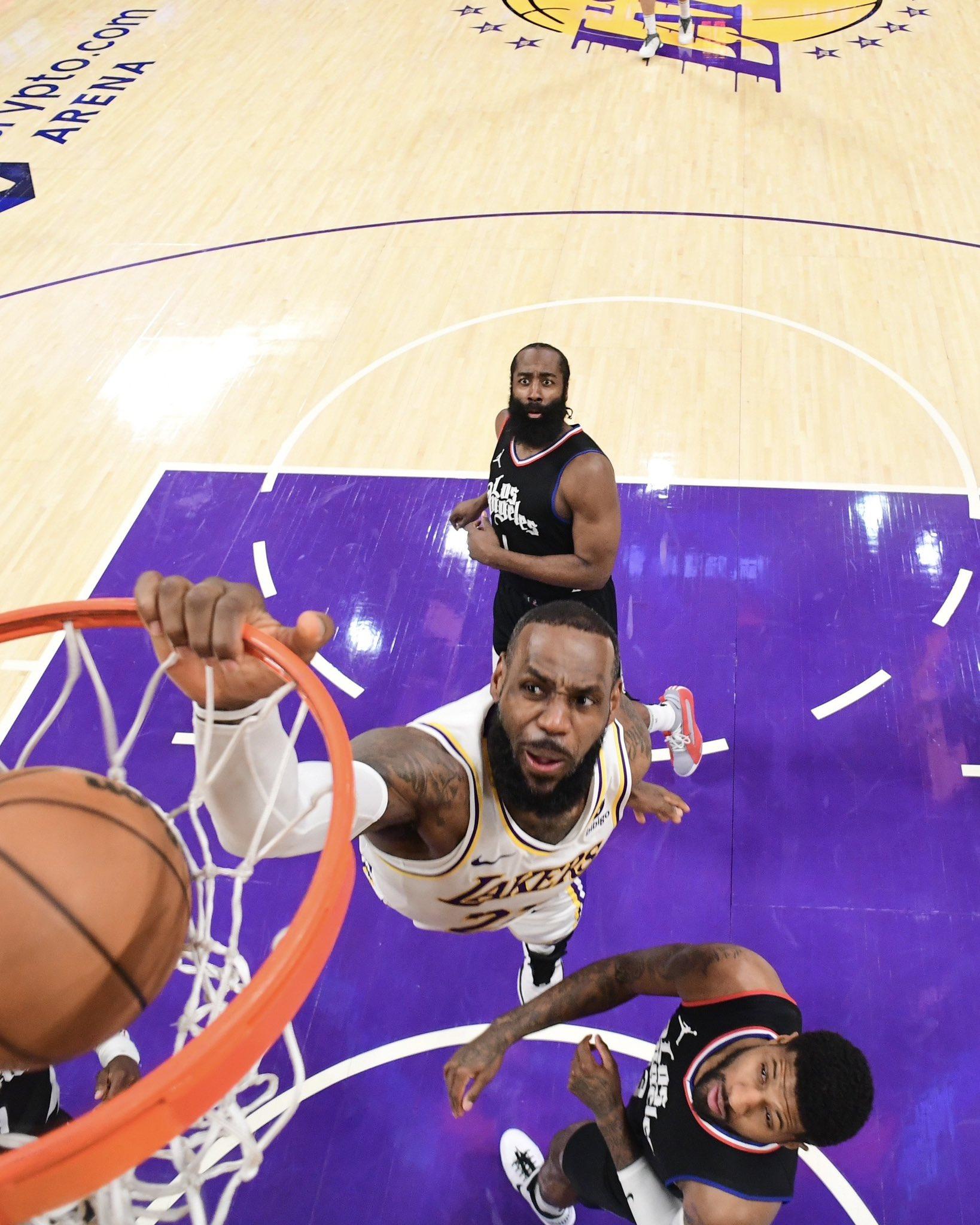 今日懂个球 的想法: 詹姆斯隔扣乔治 | 詹姆斯25 8 7!惊天隔扣乔治!