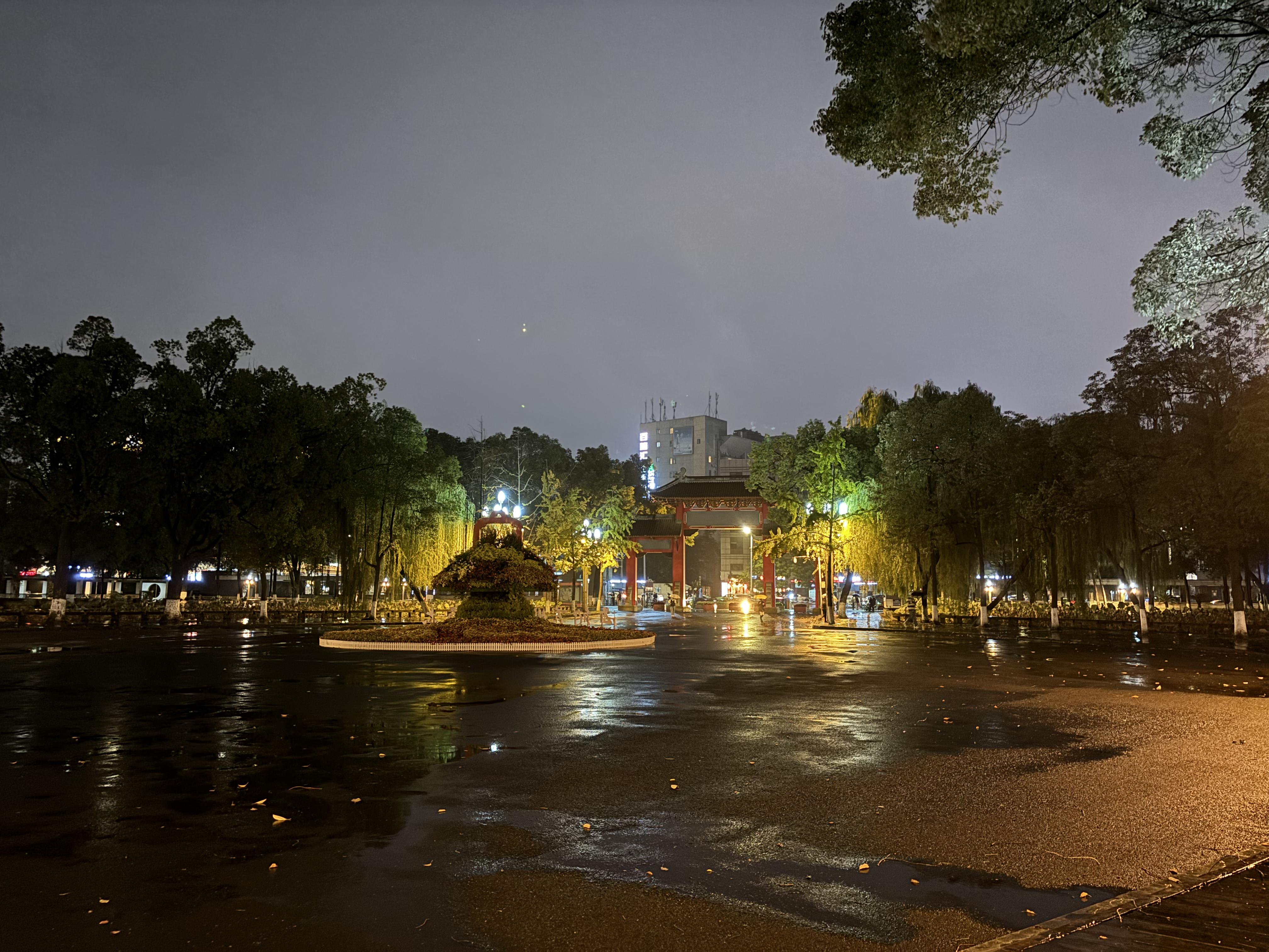 安·心理 的想法: 巴山夜雨涨秋池 | 99所在城市:成都 br>90city