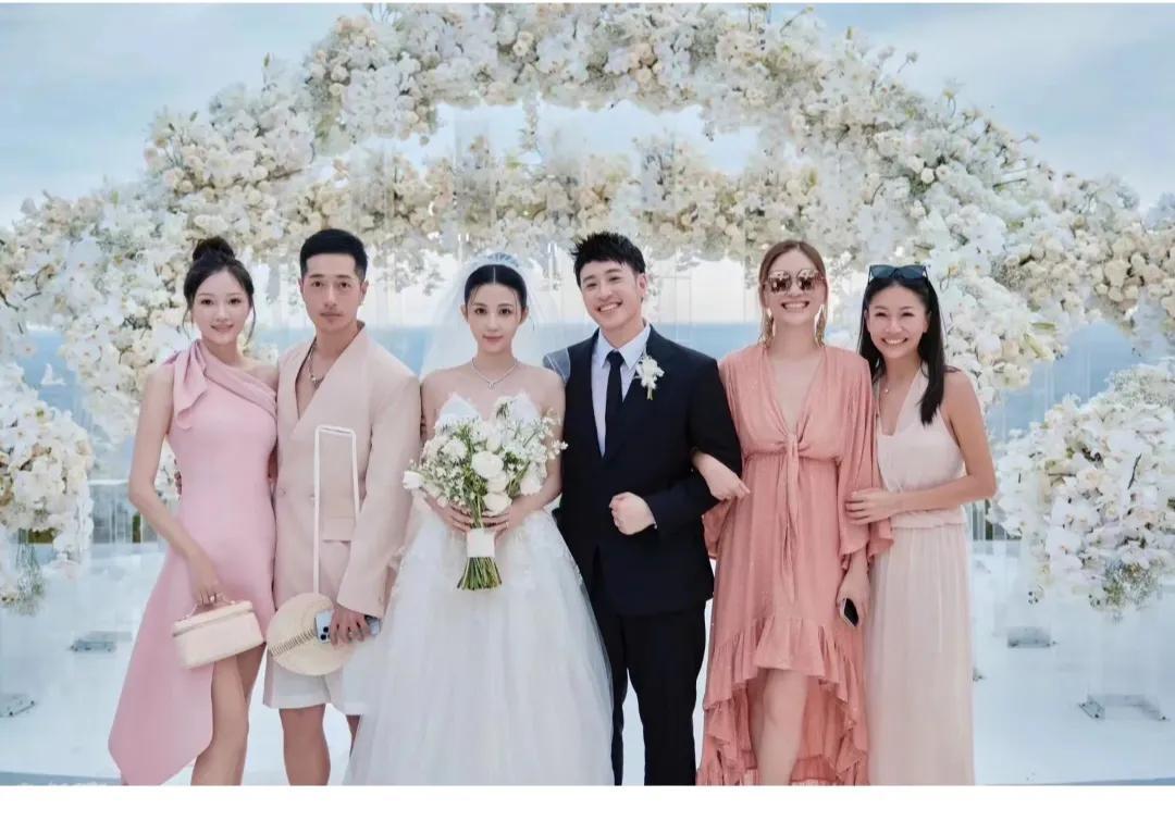 确诊蔡国庆 的想法: 潘玮柏婚礼现场 | 98地点:巴厘岛 br>74时间
