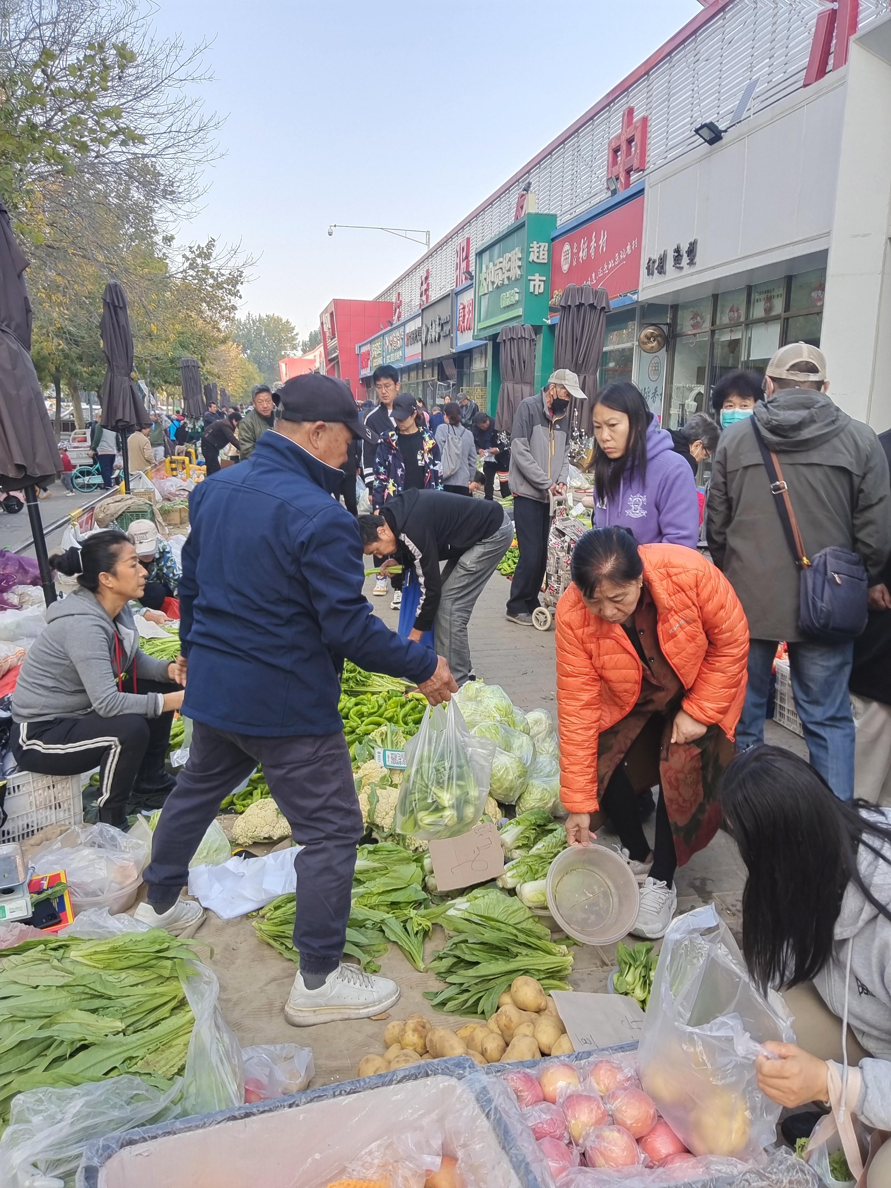 早市摆地摊什么最好卖图片