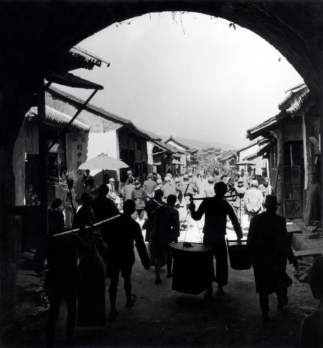 1942年,云南保山.george rodger 摄