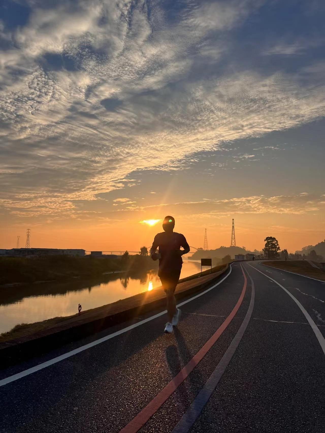 那时今日 的想法  日出晨跑