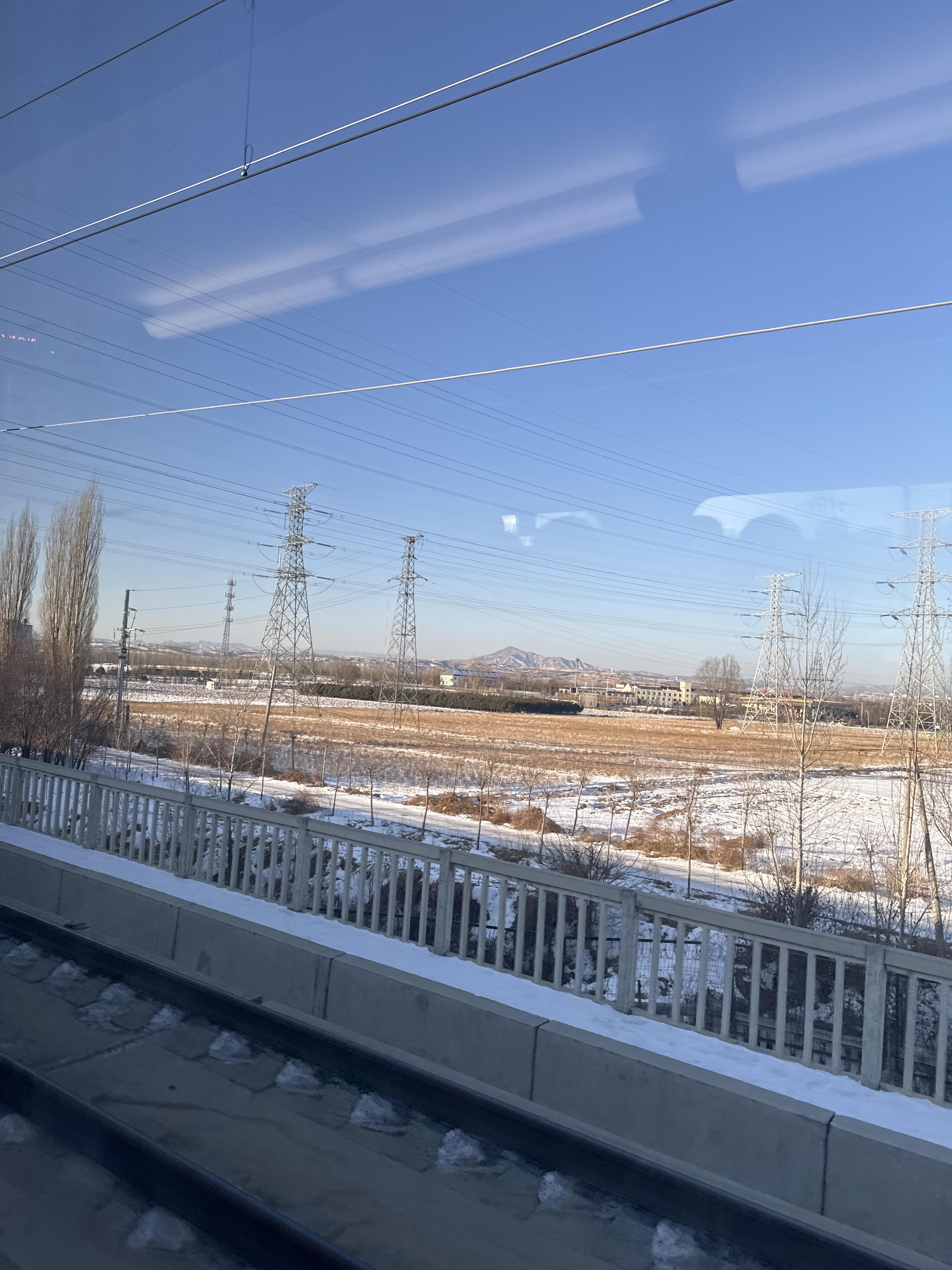 其实坐上火车,慢节奏,也是一种生活的享受方式,重要的是在路上