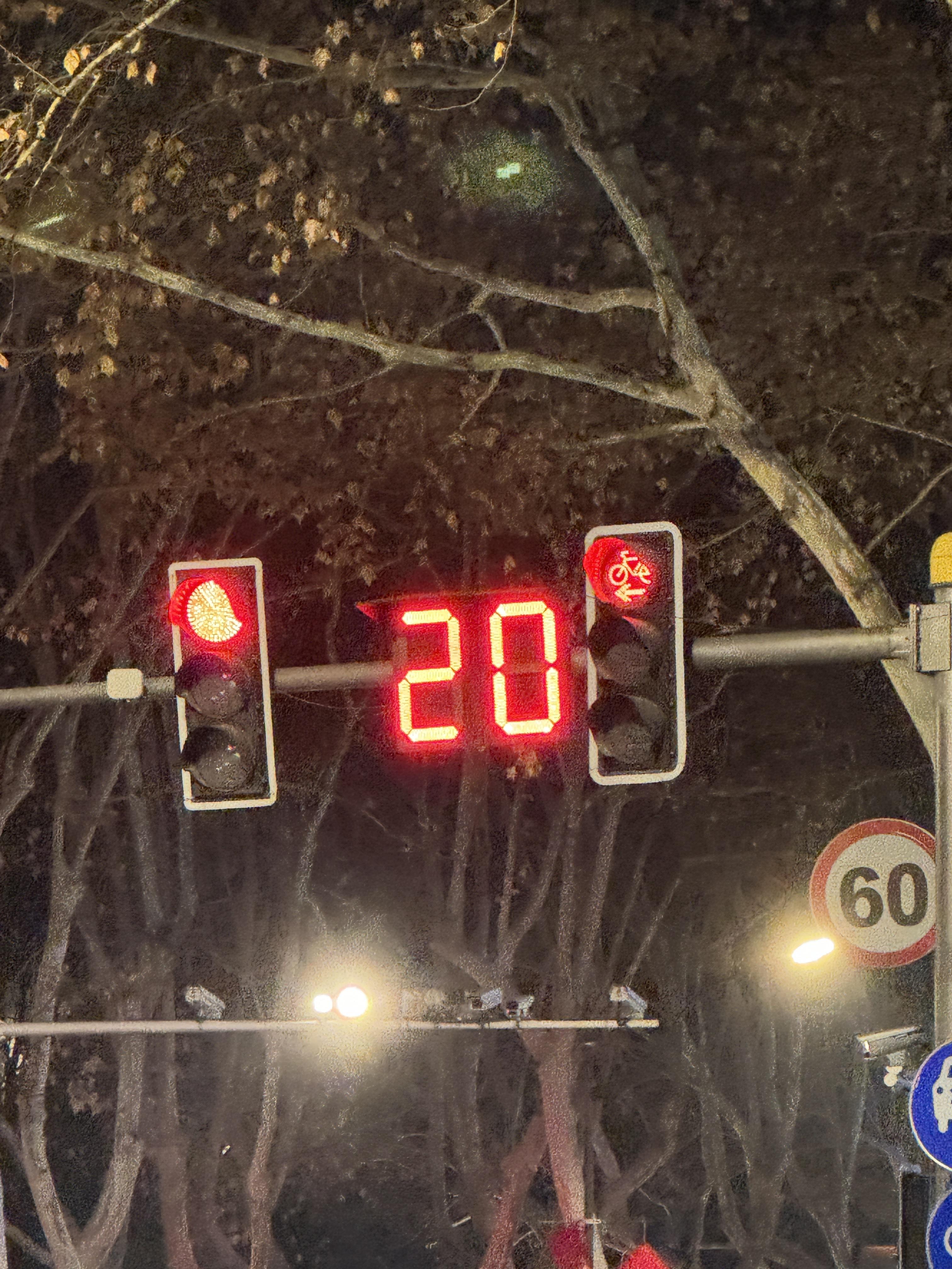 南京的红绿灯倒计时为啥这么大?