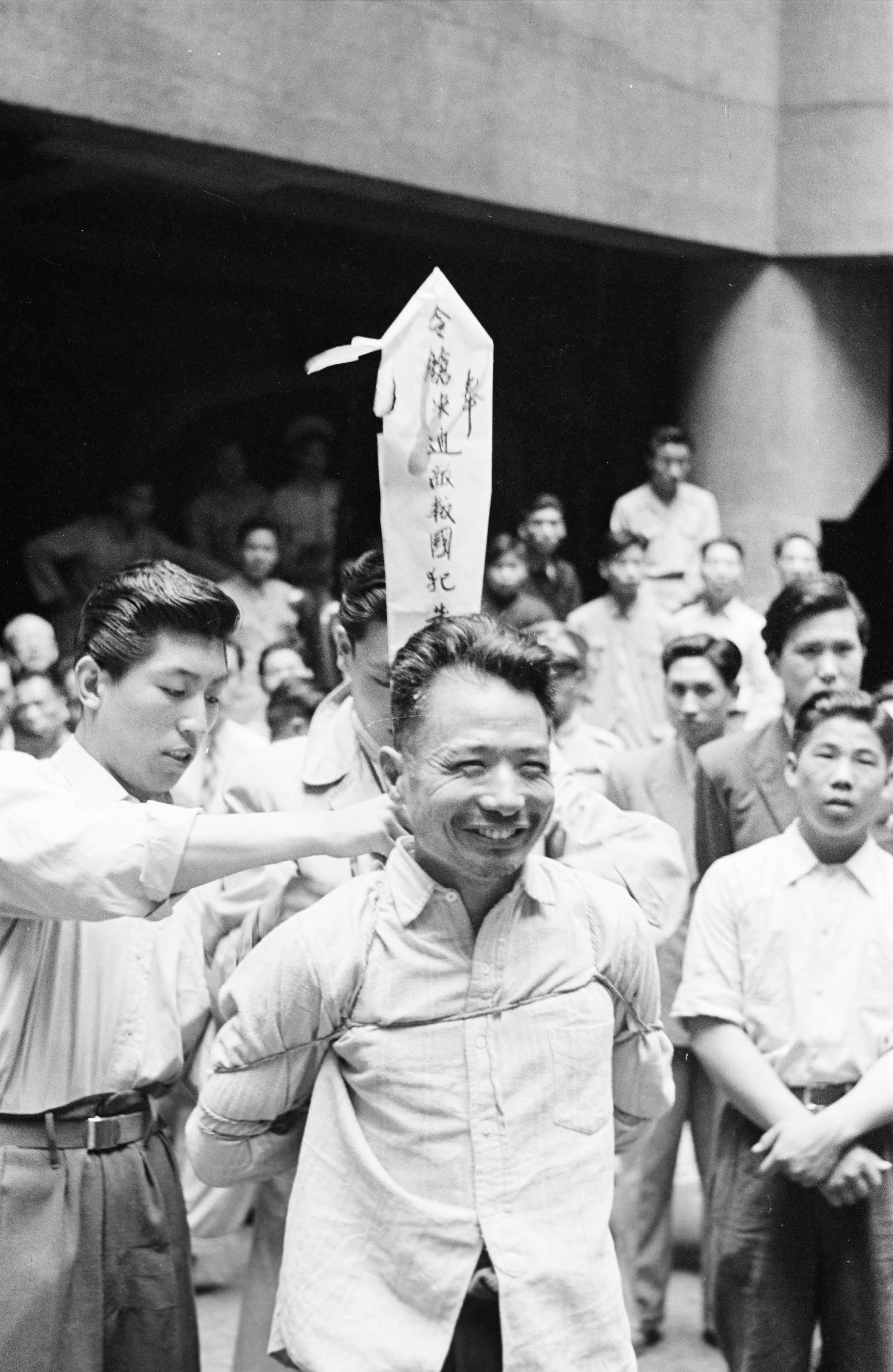 历史老照片 的想法: 1949年,上海