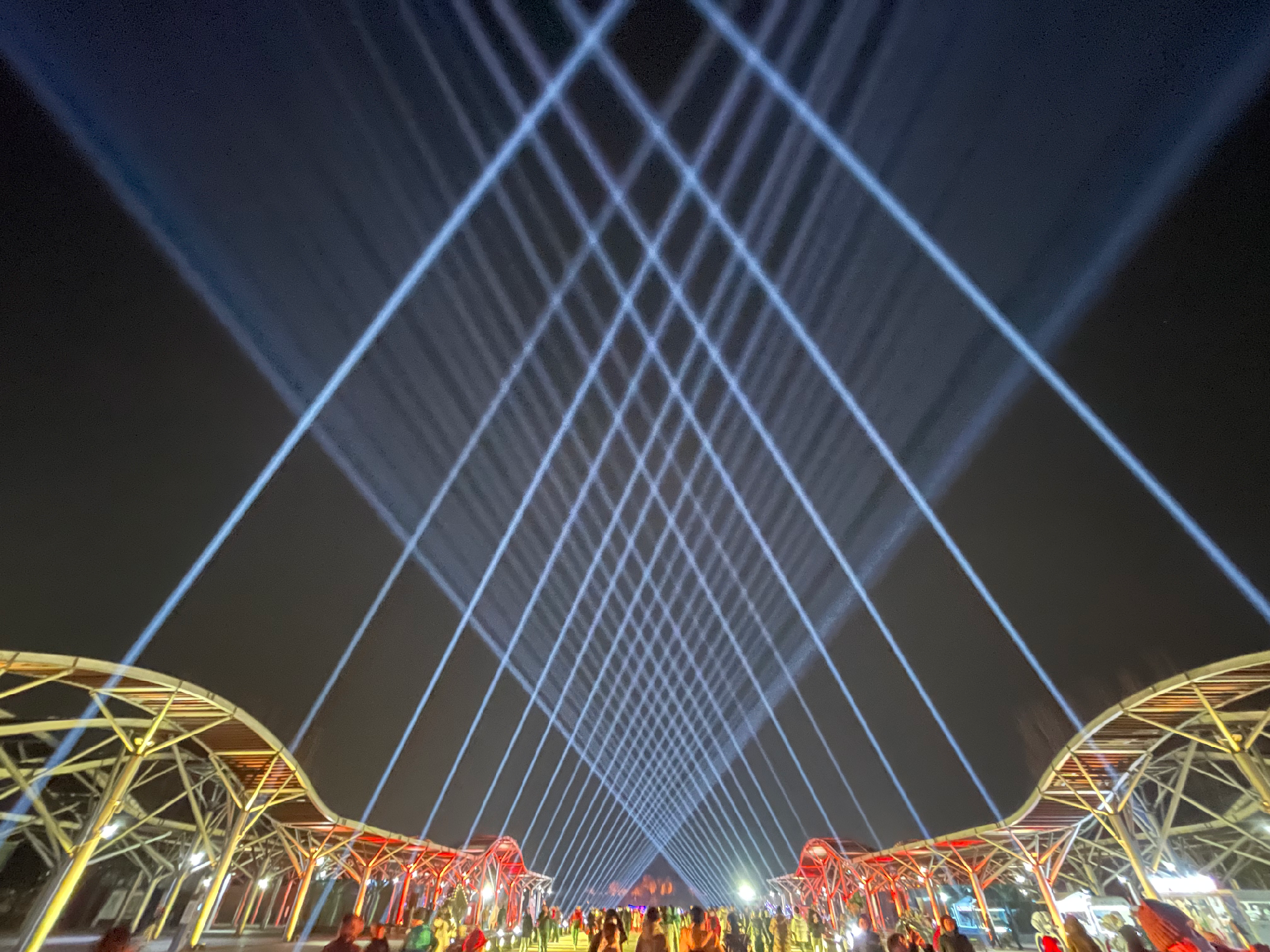 黄河边儿 的想法: 奥森灯光秀 | 朝阳区的灯光秀也办了一月有余了