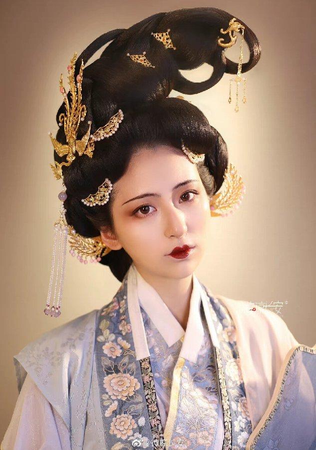 九州软件 的想法: 分享三款富贵端庄的发型 | 今天这三款发型都很富贵